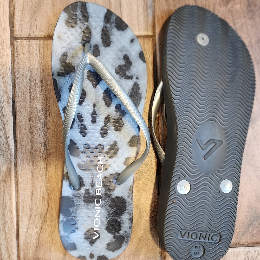 Vionic Beach Leopard Print Sandals - New Without Tags.